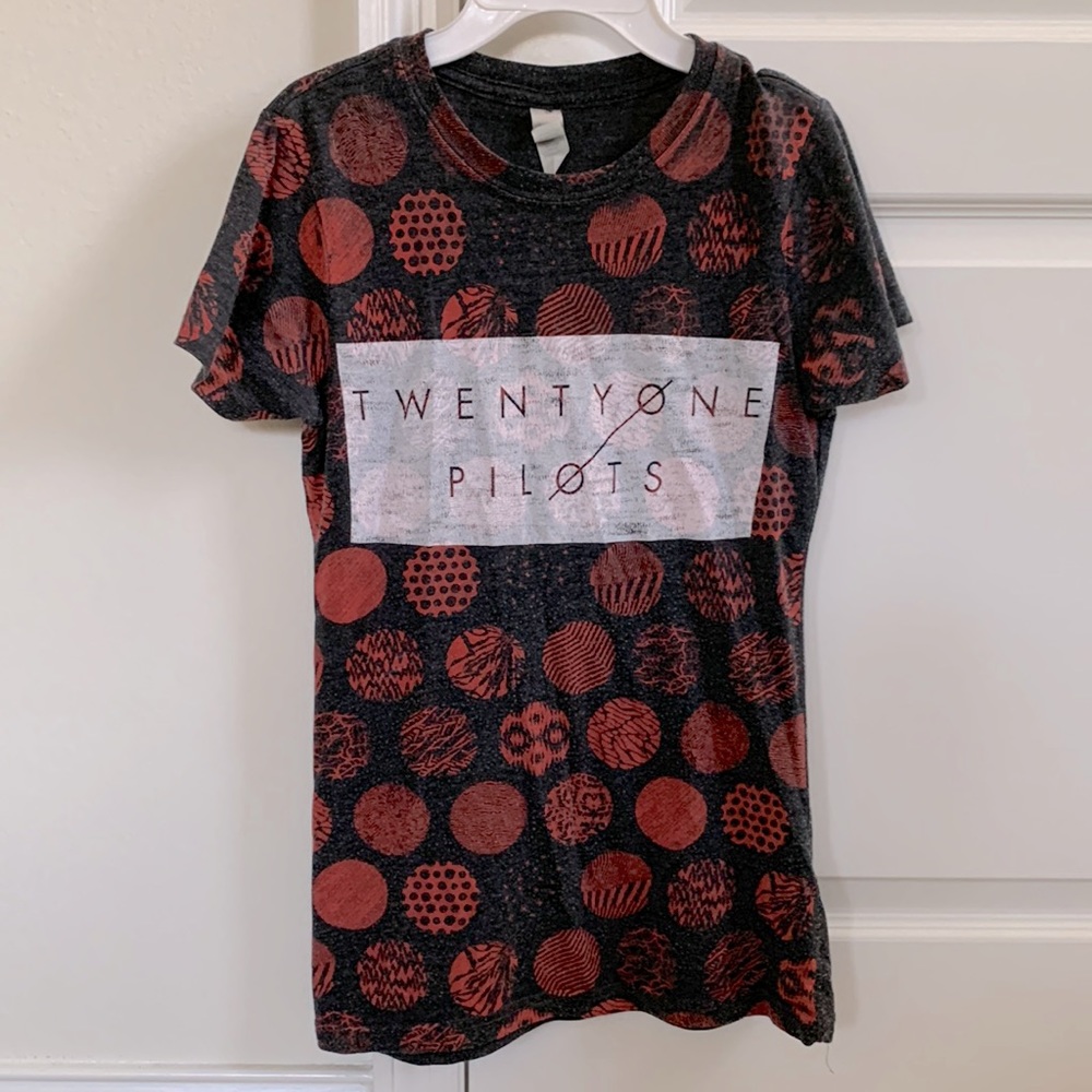 Hot Topic XS Twenty Øne Piløts Graphic Fitted Tee